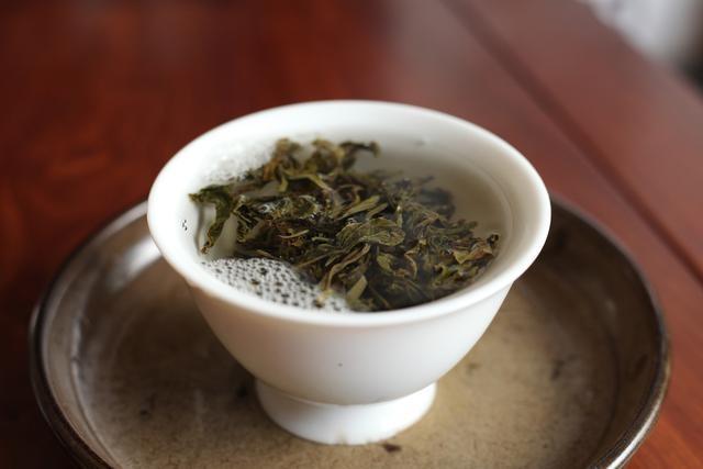 泡普洱茶時(shí)，為何不宜翻動(dòng)葉底？專家揭示背后玄機(jī)